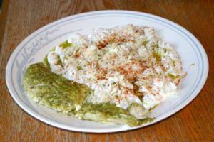 Gluten free Alfredo Sauce, sprinkled with Salad Supreme and Pesto Chicken 