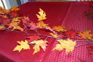 How to make a garland for fall- lay out the leaves