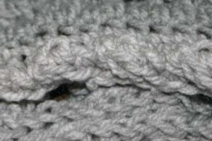 The cable stitch makes a niced finished end on the scarf