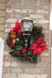 Outdoor Holiday Wreath- hang it up