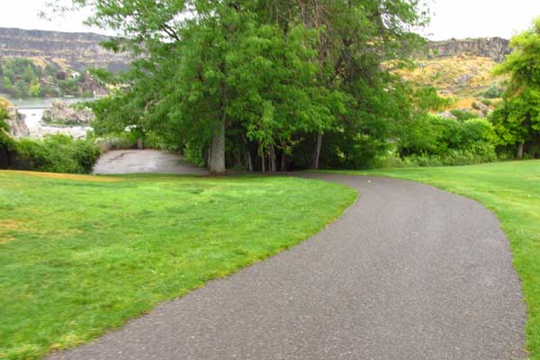 Wheelchair accessible walk ways to veiwing areas at Shoshone Falls